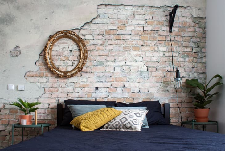 Picture hangers top for brick walls